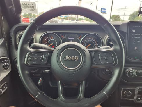 Used 2020 Jeep Wrangler Sport image 23