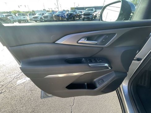 Certified 2026 Chevrolet Traverse LT FWD image 21