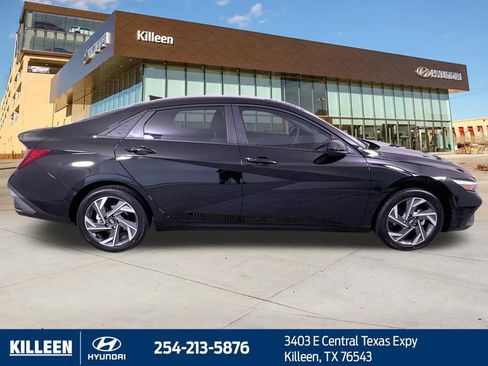 Used 2025 Hyundai Elantra Sport FWD image 10