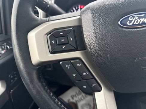 Used 2022 Ford F350 Lariat w/ Black Appearance Package image 39