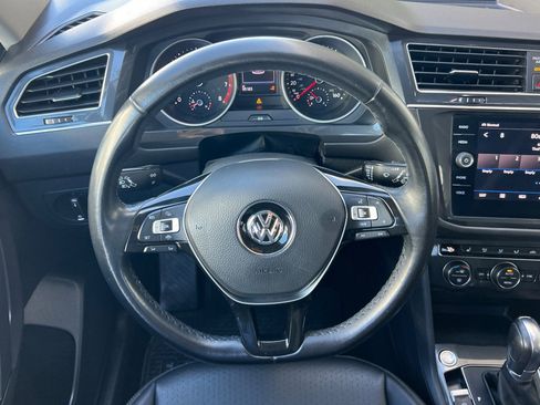 Used 2019 Volkswagen Tiguan SE w/ Panoramic Sunroof Package AWD/4WD image 14