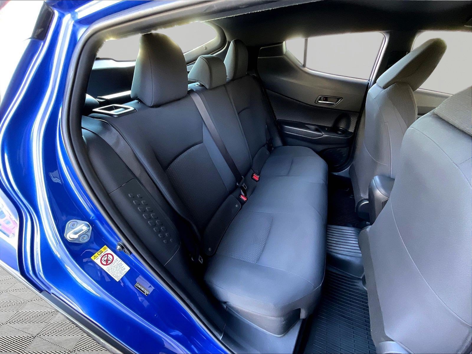 Used 2018 Toyota C-HR XLE FWD image 24