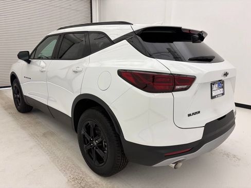 New 2026 Chevrolet Blazer LT w/ Convenience Package FWD image 19