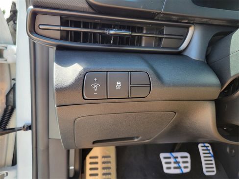 New 2025 Hyundai Elantra Sport image 10