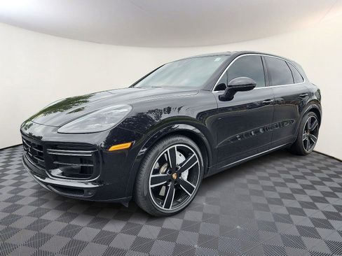 Used 2020 Porsche Cayenne Turbo image 3