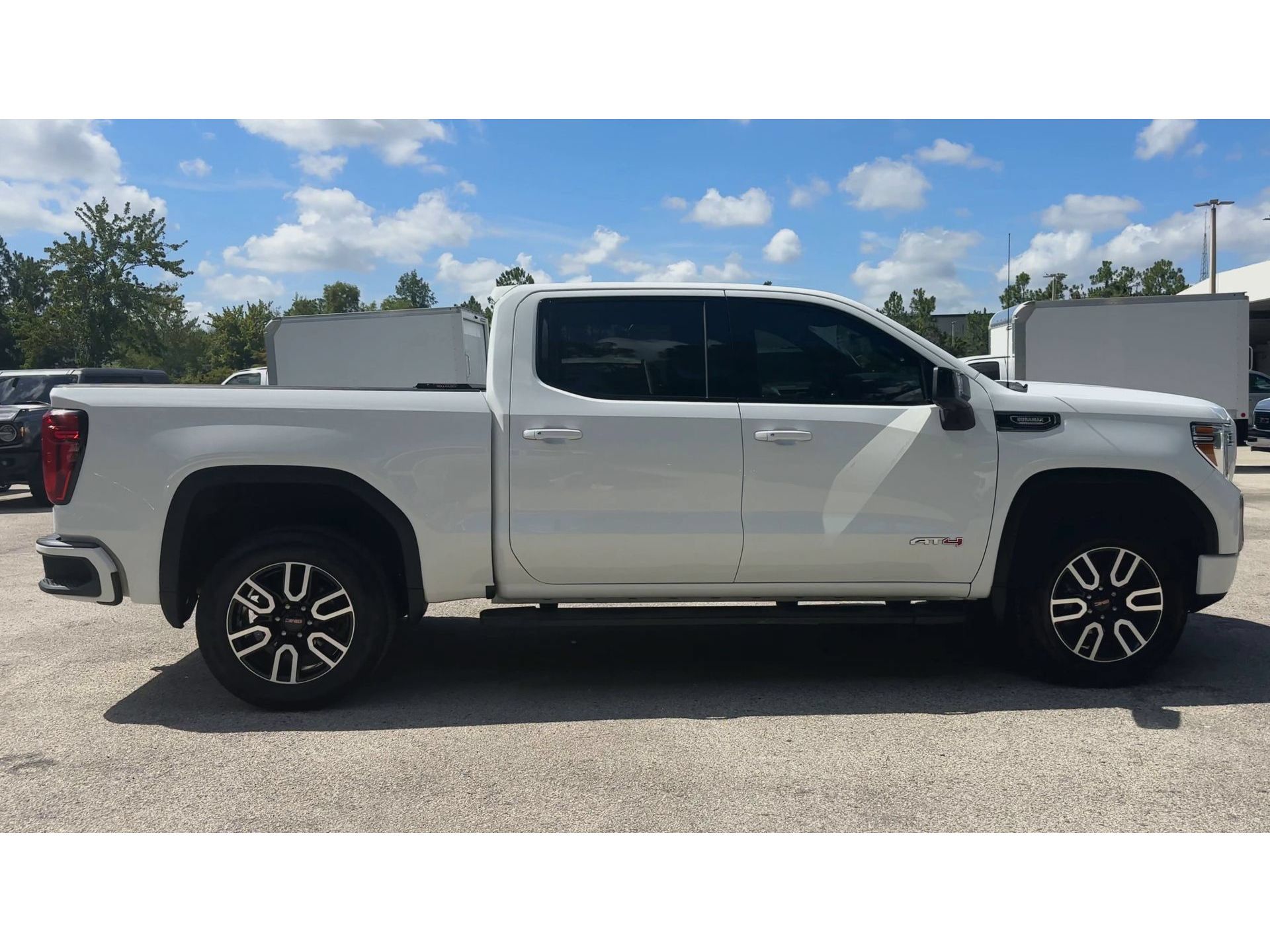 Certified 2021 GMC Sierra 1500 AT4 w/ AT4 Value Package AWD/4WD image 9