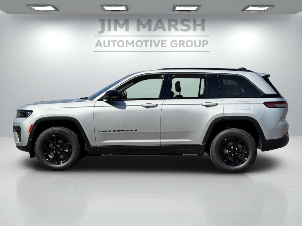 New 2026 Jeep Grand Cherokee Altitude AWD/4WD image 3