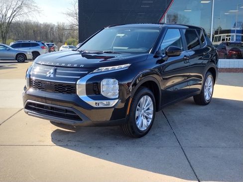 New 2026 Mitsubishi Outlander ES AWD/4WD image 1