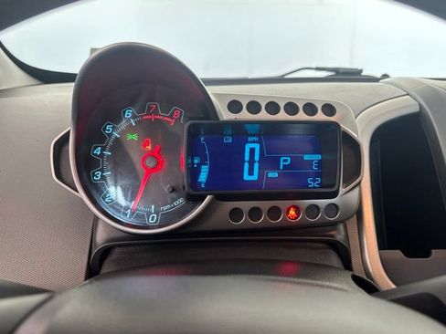 Used 2015 Chevrolet Sonic LT FWD image 4