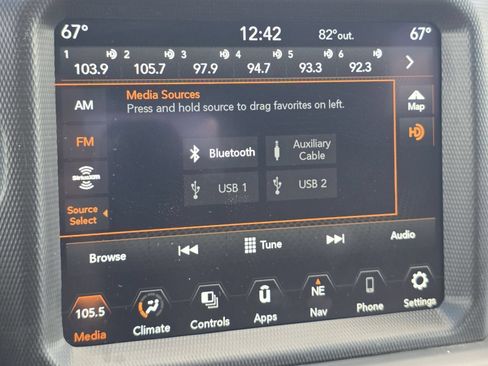 Used 2022 Jeep Gladiator Overland w/ Popular Equipment Package AWD/4WD image 5