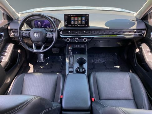 Used 2022 Honda Civic Touring image 10