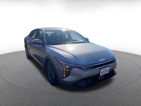 Used 2025 Kia K4 LXS image 3
