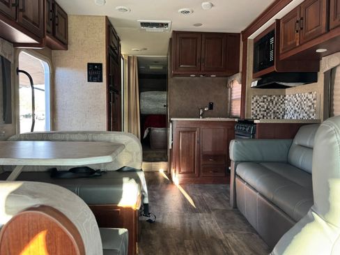 Used 2015 Ford E-450 and Econoline 450 Super Duty w/ Motorhome Prep Package RWD image 30