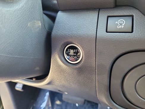 Used 2025 Nissan Frontier Pro-X RWD image 32