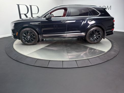 Used 2021 Bentley Bentayga w/ First Edition Specification AWD/4WD image 6