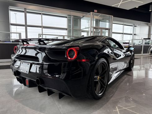 Used 2016 Ferrari 488 GTB image 6