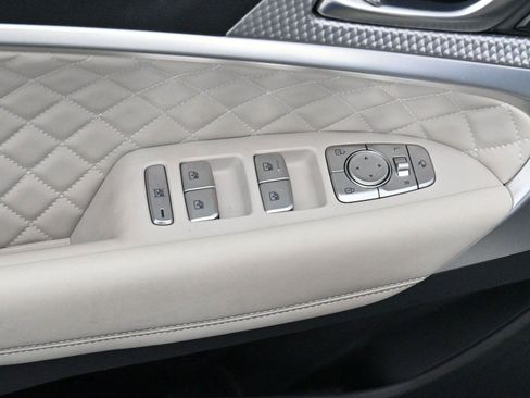 Used 2022 Genesis G70 3.3T w/ Sport Prestige Package image 13