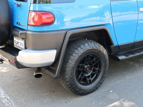 Used 2007 Toyota FJ Cruiser 4WD image 11