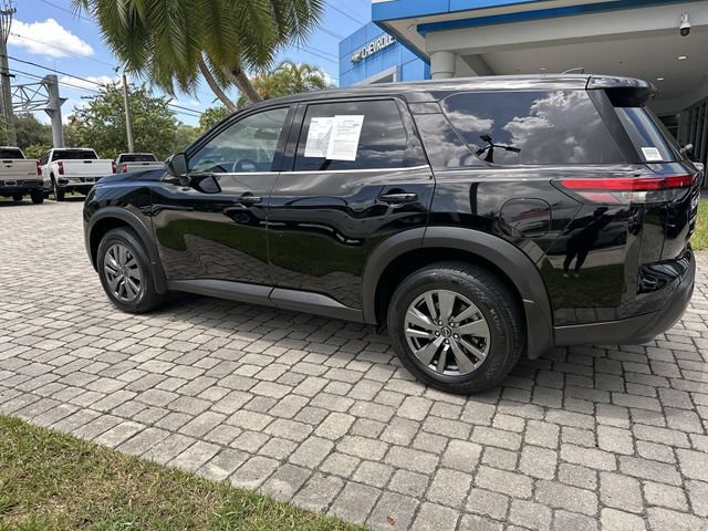 Used 2025 Nissan Pathfinder S FWD image 33