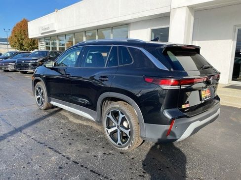 New 2026 Volkswagen Tiguan SE image 11