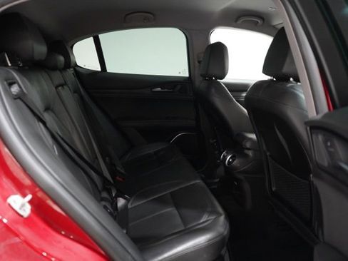 Used 2018 Alfa Romeo Stelvio AWD image 34