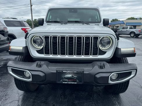 Used 2024 Jeep Wrangler Unlimited Sahara AWD/4WD image 13