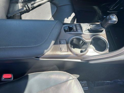 Used 2024 Toyota Camry XSE FWD image 18