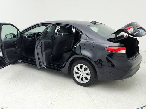 Used 2025 Toyota Corolla LE FWD image 11