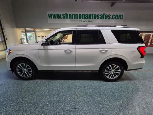 Used 2018 Ford Expedition Limited w/ Equipment Group 301A AWD/4WD image 11