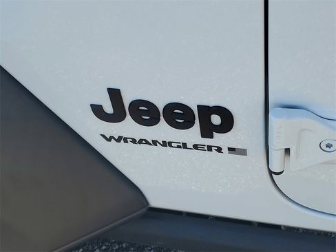 Used 2023 Jeep Wrangler Willys image 29