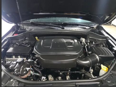Used 2021 Jeep Grand Cherokee Laredo AWD/4WD image 4