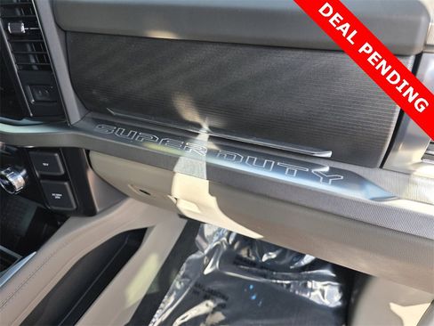 Used 2025 Ford F350 Platinum w/ Platinum Plus Package image 41