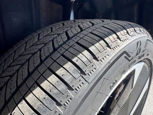 New 2025 Nissan Kicks SR image 44