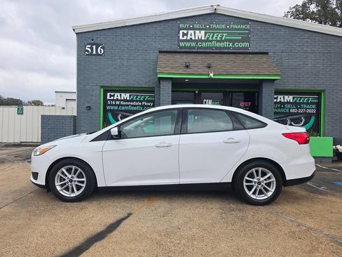 Used 2018 Ford Focus SE image 15