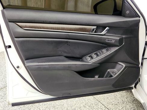 Used 2018 Honda Accord EX-L image 11