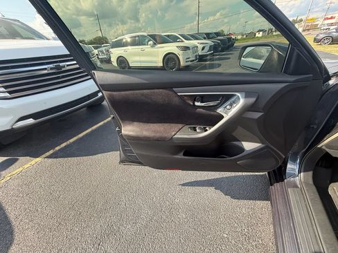 Used 2013 Nissan Altima 2.5 S FWD image 10