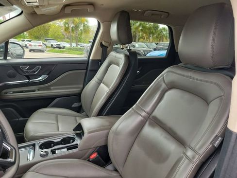 Certified 2023 Lincoln Corsair FWD image 11