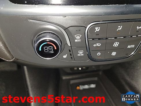 Used 2022 Chevrolet Traverse LT image 16