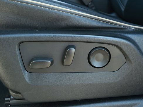 Used 2023 Chevrolet Suburban Premier image 24