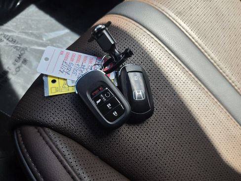 Used 2023 Honda Pilot Elite image 21