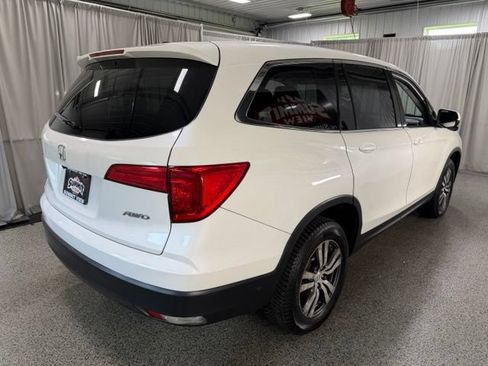 Used 2017 Honda Pilot EX image 4