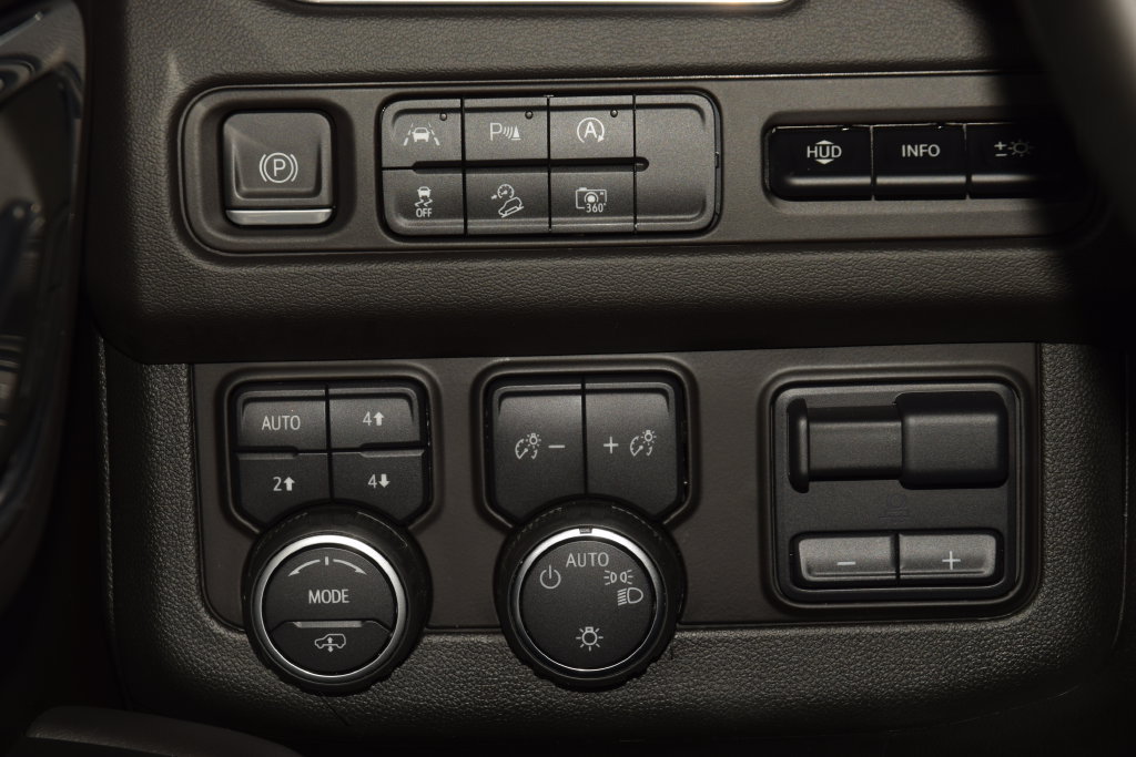 Used 2023 Chevrolet Tahoe High Country AWD/4WD image 35