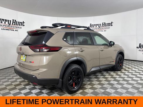Used 2025 Nissan Rogue SV AWD/4WD image 5