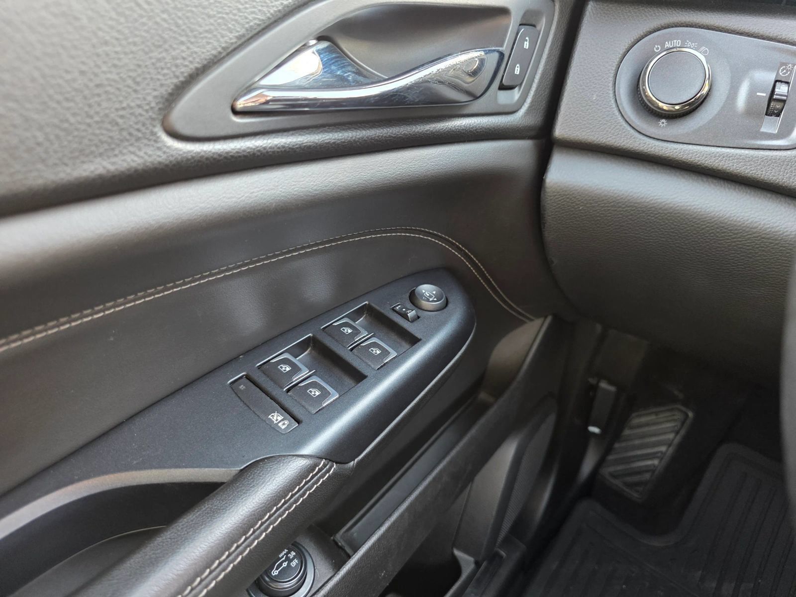 Used 2015 Cadillac SRX Luxury AWD/4WD image 19