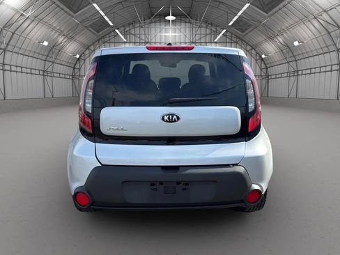 Used 2015 Kia Soul FWD image 4