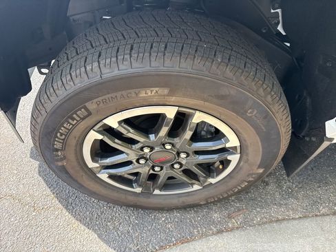 Used 2024 Toyota Tacoma TRD Sport image 7