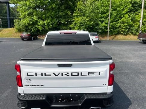 Used 2022 Chevrolet Silverado 1500 LT Trail Boss w/ Bed Protection Package AWD/4WD image 9