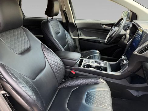 Used 2023 Ford Edge Titanium AWD/4WD image 11
