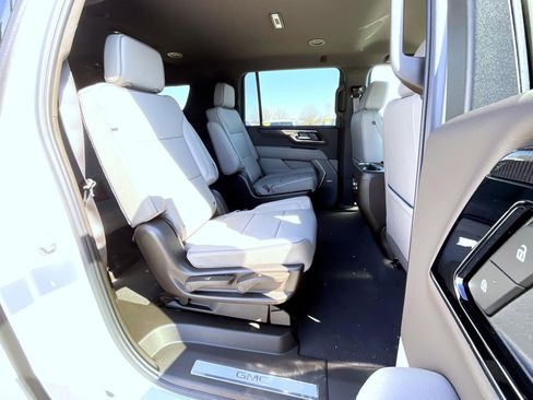 New 2026 GMC Yukon XL Elevation AWD/4WD image 18