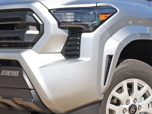 New 2026 Toyota Tacoma SR5 AWD/4WD image 11